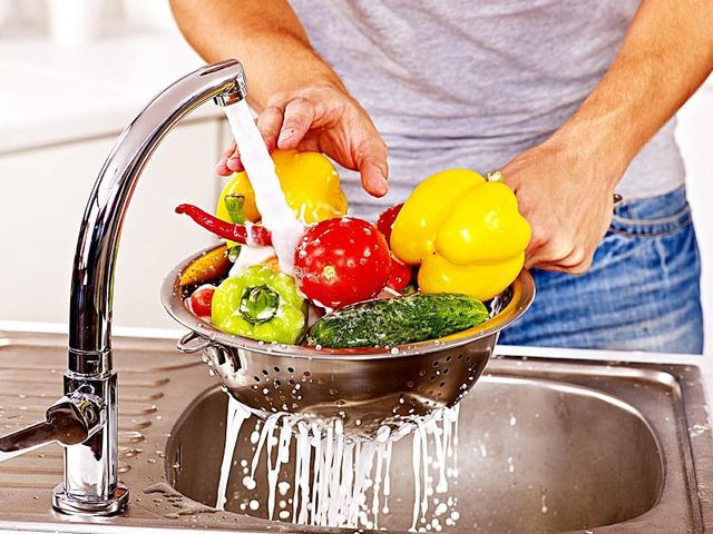 Nie myj owoców i warzyw mydłem!