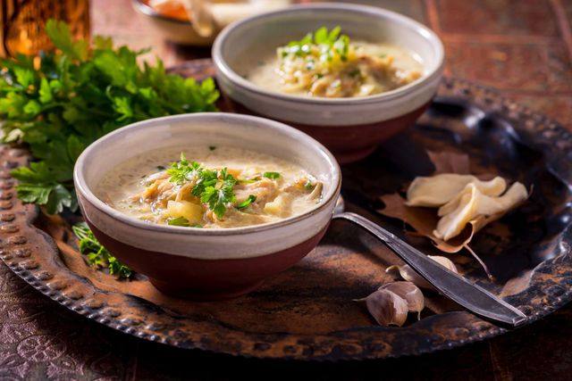 Prosty przepis na tradycyjny kapuśniak z kiszonej kapusty: sprawdź, jak ugotować pyszną zupę